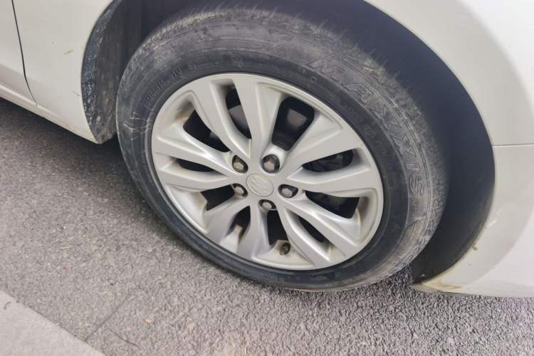Used Buick GT 2021 Revised Version Flagship 1.5L Automatic Elite Edition Right Front Wheel Hub