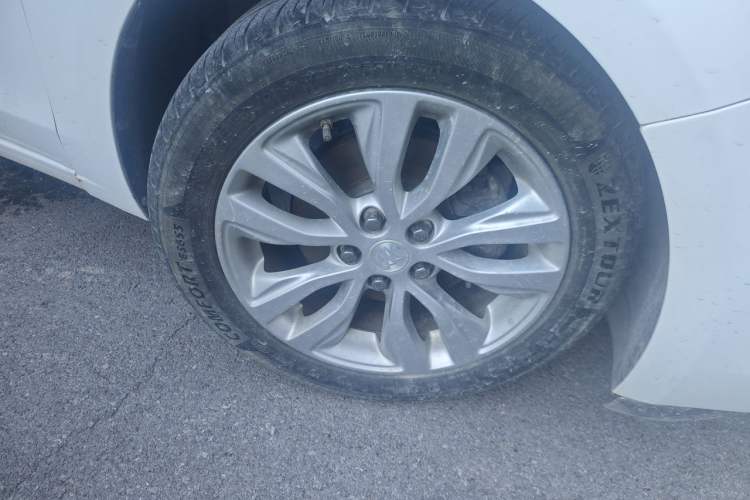 Used Buick GT 2021 Exemplar 1.5L Automatic Elite Version Right Front Wheel Hub