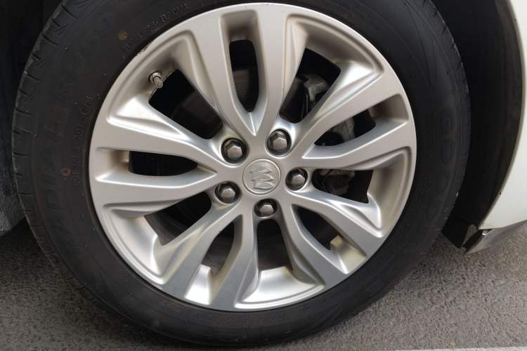 Used Buick GT 2021 Exemplar 1.5L Automatic Elite Version Right Front Wheel Hub