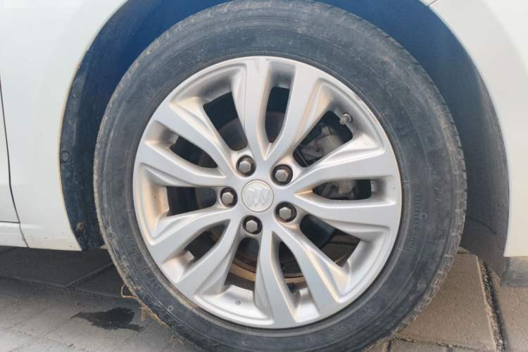 Used Buick GT 2021 Exemplar 1.5L Automatic Elite Version Right Front Wheel Hub