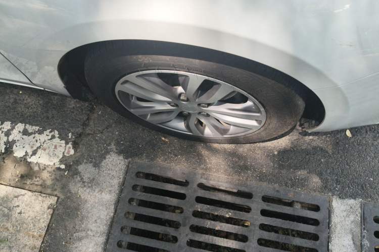 Used Buick GT 2021 1.3T Automatic Mild Hybrid Elite Version Right Front Wheel Hub