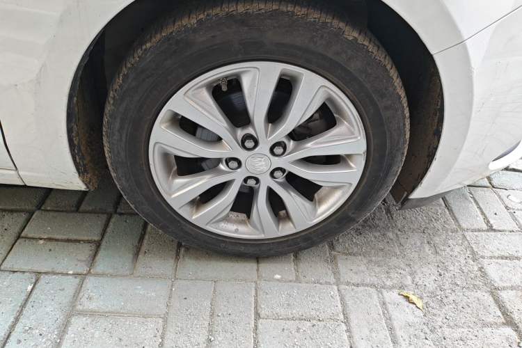 Used Buick GT 2021 Exemplar 1.5L Automatic Elite Version Right Front Wheel Hub