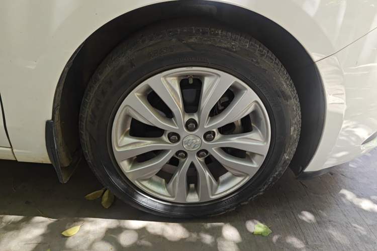 Used Buick GT 2021 Exemplar 1.5L Automatic Entry-Level Trim Right Front Wheel Hub