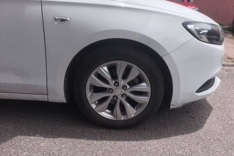 Used Buick GT 2021 Exemplar 1.5L Automatic Elite Version Right Front Wheel Hub