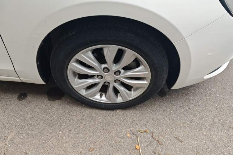 Used Buick GT 2021 Revised Version Flagship 1.5L Automatic Elite Edition Right Front Wheel Hub