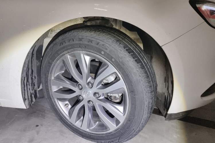 Used Buick GT 2021 1.3T Automatic Mild Hybrid Elite Version Right Front Wheel Hub