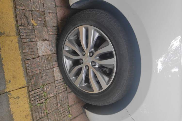Used Buick GT 2021 1.3T Automatic Mild Hybrid Elite Version Right Front Wheel Hub