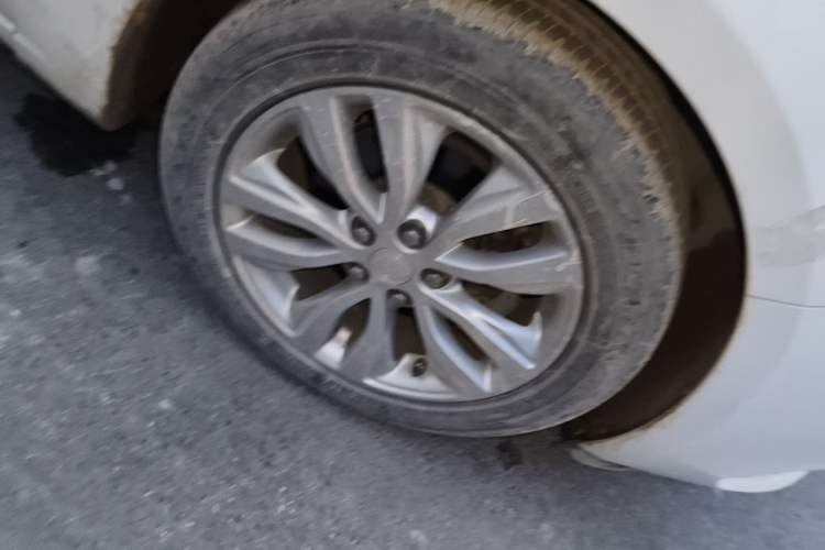 Used Buick GT 2021 Revised Version Flagship 1.5L Automatic Elite Edition Right Front Wheel Hub