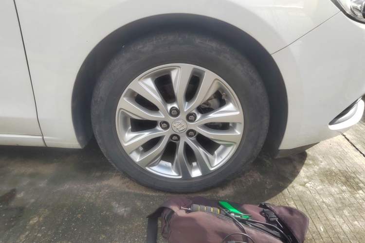 Used Buick GT 2021 Revised Version Flagship 1.5L Automatic Elite Edition Right Front Wheel Hub