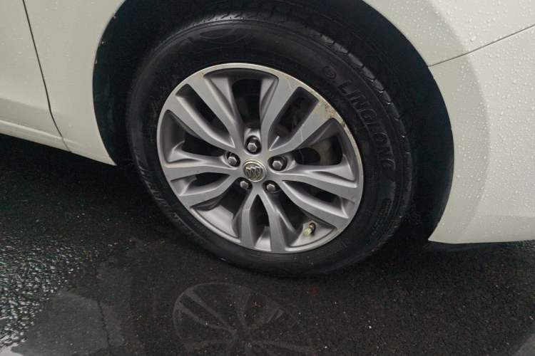 Used Buick GT 2021 Revised Version 1.3T Automatic Mild Hybrid Elite Edition Right Front Wheel Hub
