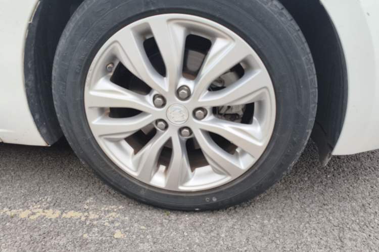 Used Buick GT 2021 Revised Version Flagship 1.5L Automatic Elite Edition Right Front Wheel Hub