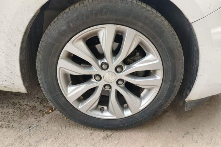 Used Buick GT 2021 Revised Version Flagship 1.5L Automatic Elite Edition Right Front Wheel Hub