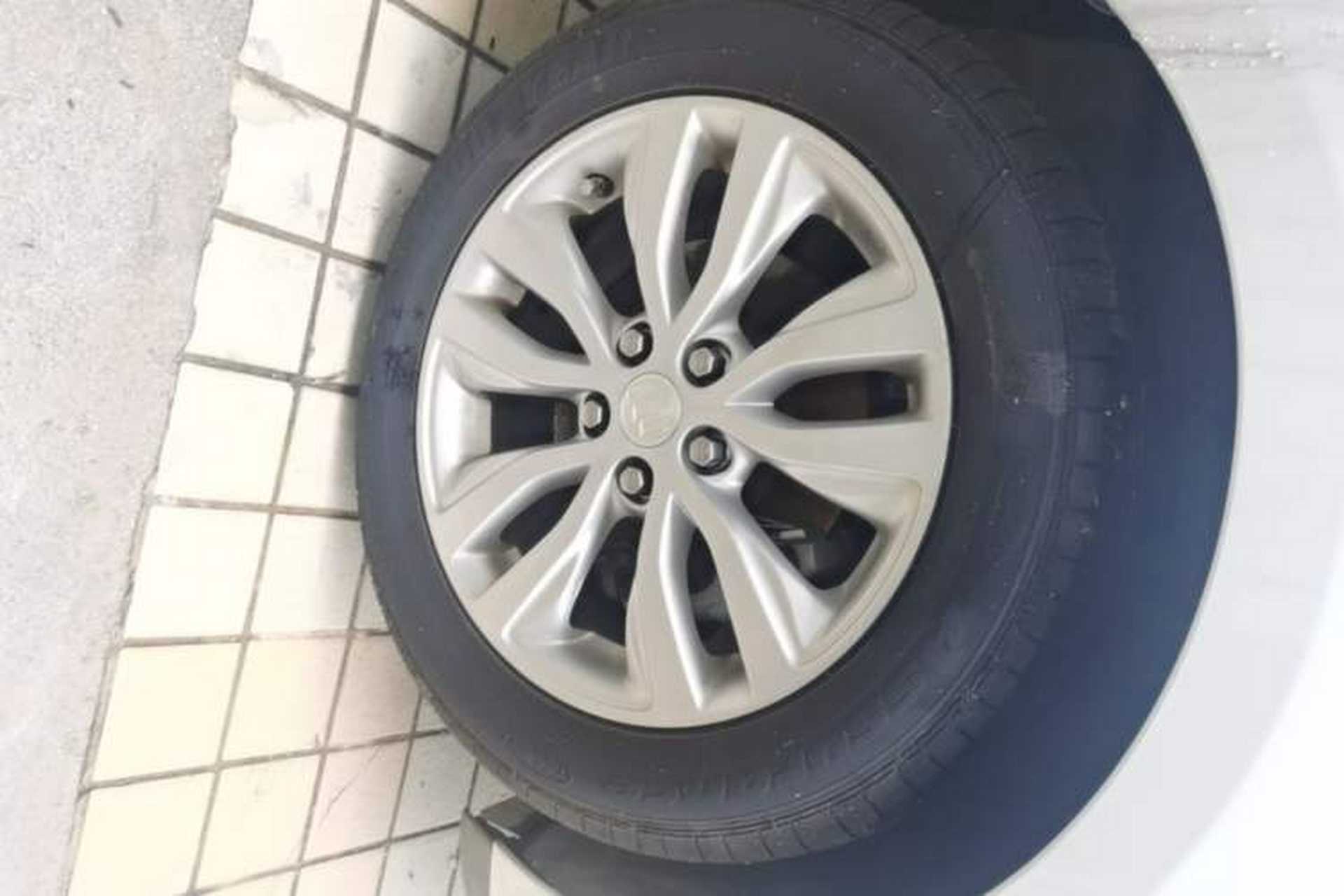 Used Buick GT 2021 Revised Version Flagship 1.5L Automatic Elite Edition Right Front Wheel Hub