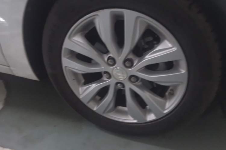 Used Buick GT 2021 Exemplar 1.5L Automatic Elite Version Right Front Wheel Hub