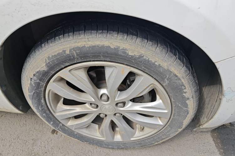 Used Buick GT 2021 Exemplar 1.5L Automatic Entry-Level Trim Right Front Wheel Hub