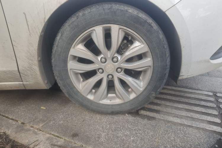 Used Buick GT 2021 Exemplar 1.5L Automatic Entry-Level Trim Right Front Wheel Hub