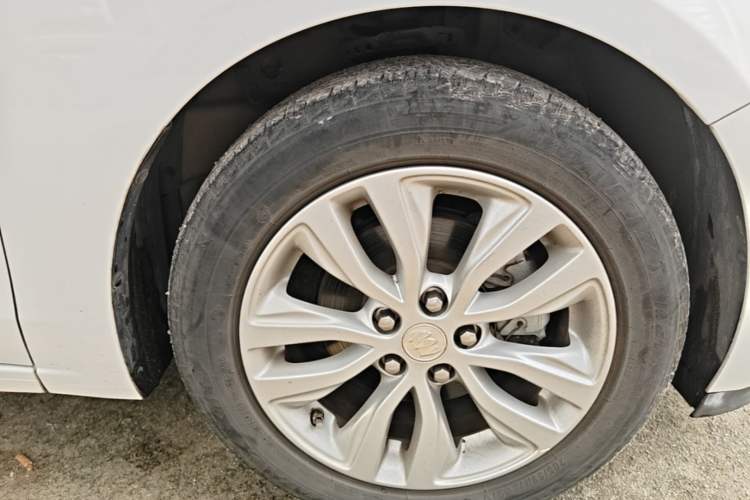 Used Buick GT 2021 Revised Version Flagship 1.5L Automatic Elite Edition Right Front Wheel Hub