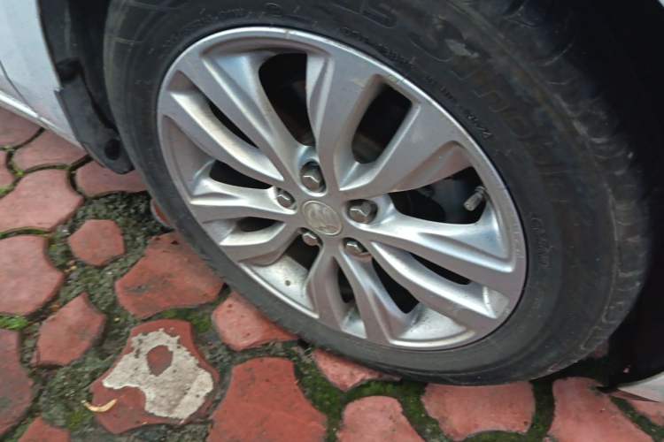 Used Buick GT 2021 Exemplar 1.5L Automatic Elite Version Right Front Wheel Hub