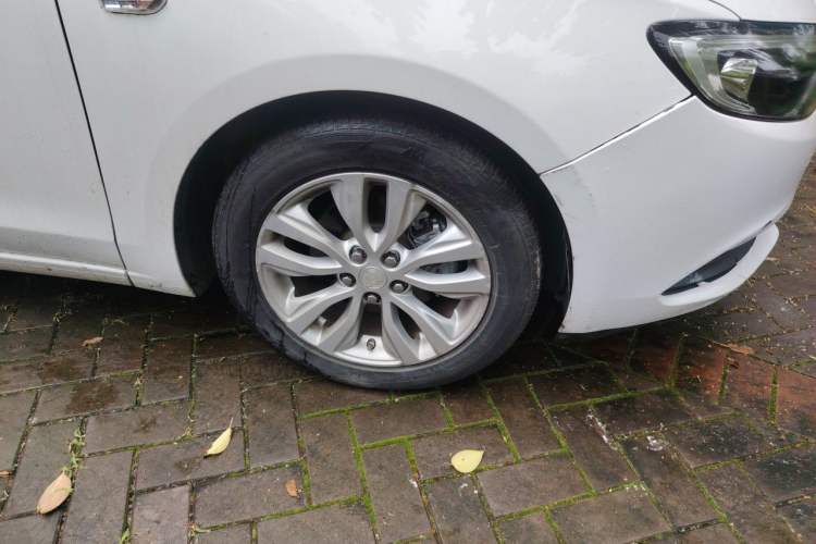 Used Buick GT 2021 Revised Version Flagship 1.5L Automatic Elite Edition Right Front Wheel Hub