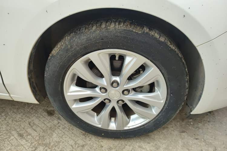 Used Buick GT 2021 Revised Version Flagship 1.5L Automatic Elite Edition Right Front Wheel Hub