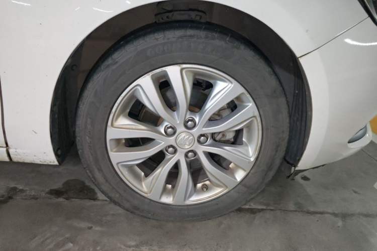 Used Buick GT 2021 Exemplar 1.5L Automatic Elite Version Right Front Wheel Hub