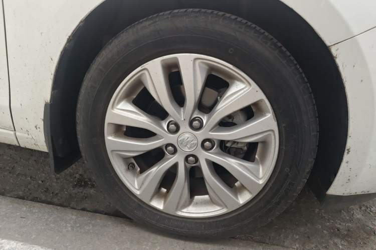 Used Buick GT 2021 Exemplar 1.5L Automatic Elite Version Right Front Wheel Hub