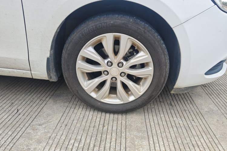 Used Buick GT 2021 Revised Version Flagship 1.5L Automatic Elite Edition Right Front Wheel Hub