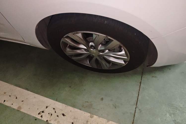 Used Buick GT 2021 Revised Version Flagship 1.5L Automatic Elite Edition Right Front Wheel Hub