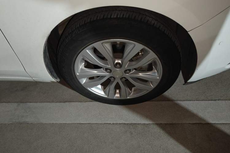 Used Buick GT 2021 Revised Version Flagship 1.5L Automatic Elite Edition Right Front Wheel Hub