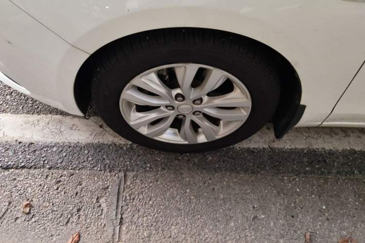 Used Buick GT 2021 Exemplar 1.5L Automatic Entry-Level Trim Right Front Wheel Hub