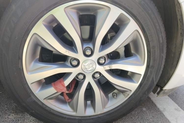 Used Buick GT 2021 1.3T Automatic Mild Hybrid Elite Version Right Front Wheel Hub