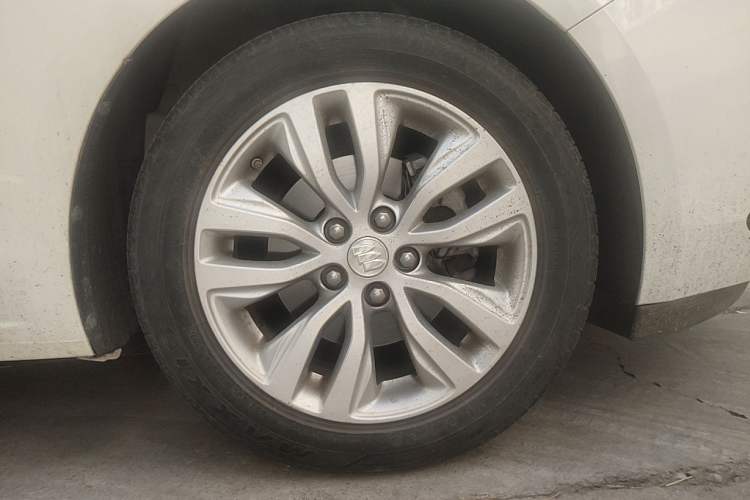 Used Buick GT 2021 Revised Version Flagship 1.5L Automatic Elite Edition Right Front Wheel Hub