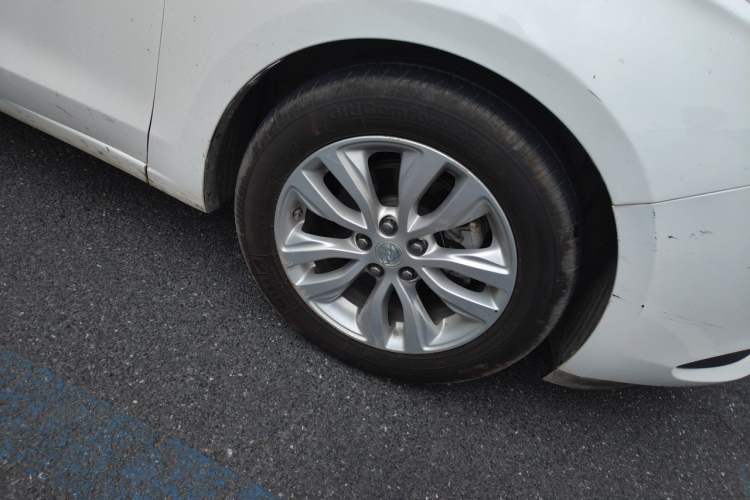 Used Buick GT 2021 Revised Version Flagship 1.5L Automatic Elite Edition Right Front Wheel Hub