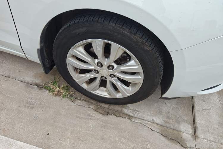 Used Buick GT 2021 Exemplar 1.5L Automatic Elite Version Right Front Wheel Hub