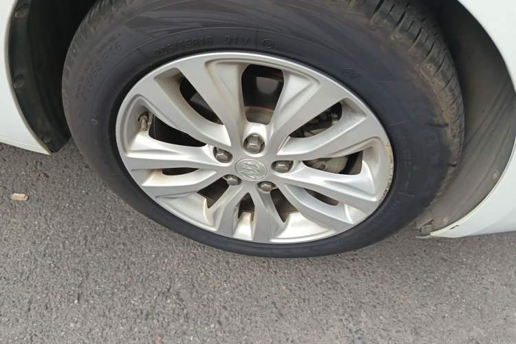 Used Buick GT 2021 Exemplar 1.5L Automatic Elite Version Right Front Wheel Hub