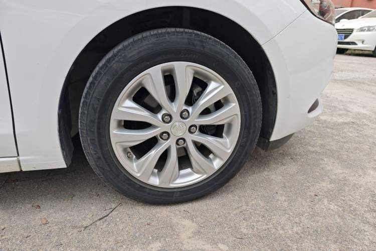 Used Buick GT 2021 Revised Version Flagship 1.5L Automatic Elite Edition Right Front Wheel Hub