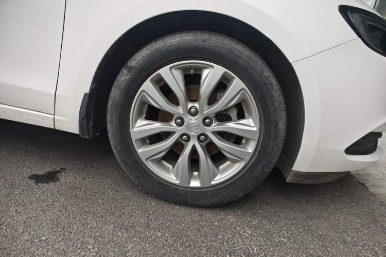 Used Buick GT 2021 Exemplar 1.5L Automatic Elite Version Right Front Wheel Hub