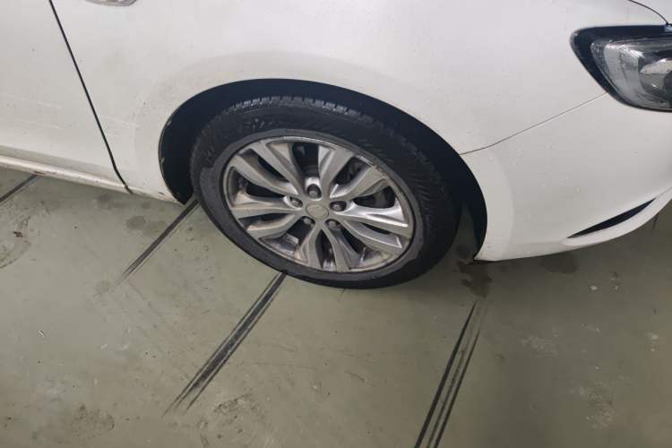 Used Buick GT 2021 Revised Version Flagship 1.5L Automatic Elite Edition Right Front Wheel Hub