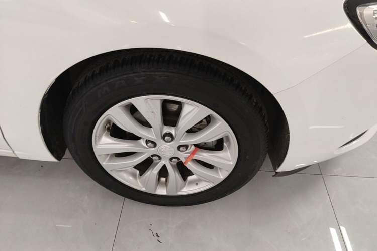 Used Buick GT 2021 Revised Version Flagship 1.5L Automatic Elite Edition Right Front Wheel Hub