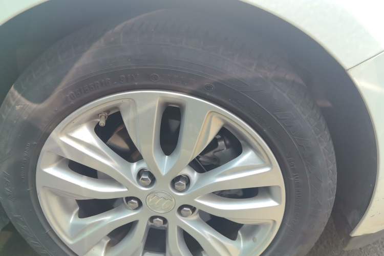 Used Buick GT 2021 Revised Version Flagship 1.5L Automatic Elite Edition Right Front Wheel Hub