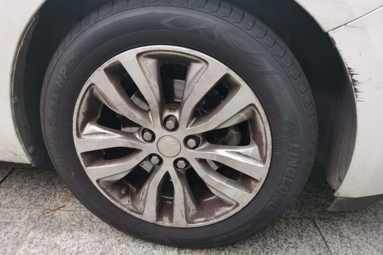 Used Buick GT 2021 Revised Version 1.3T Automatic Mild Hybrid Elite Edition Right Front Wheel Hub