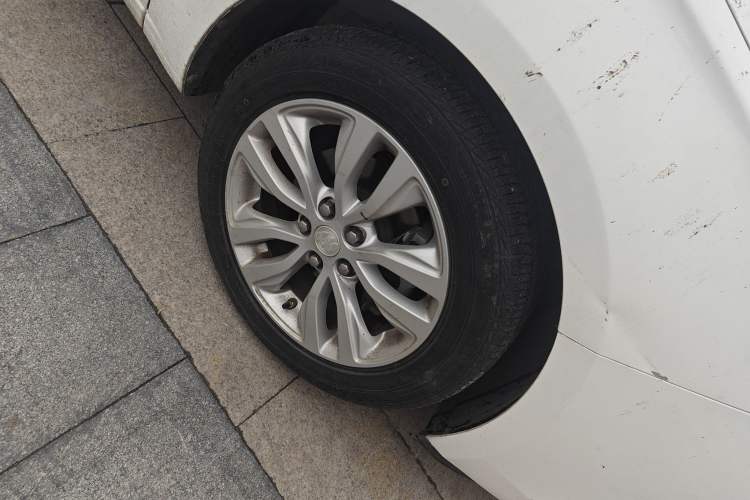 Used Buick GT 2021 Revised Version Flagship 1.5L Automatic Elite Edition Right Front Wheel Hub