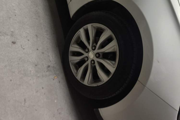Used Buick GT 2021 Revised Version Flagship 1.5L Automatic Elite Edition Right Front Wheel Hub