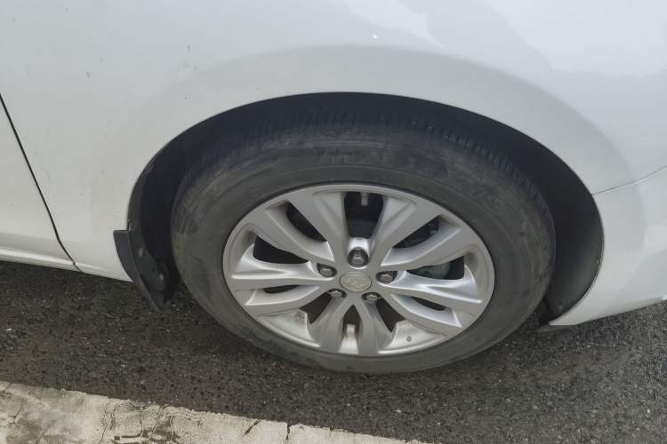 Used Buick GT 2021 Revised Version Flagship 1.5L Automatic Elite Edition Right Front Wheel Hub