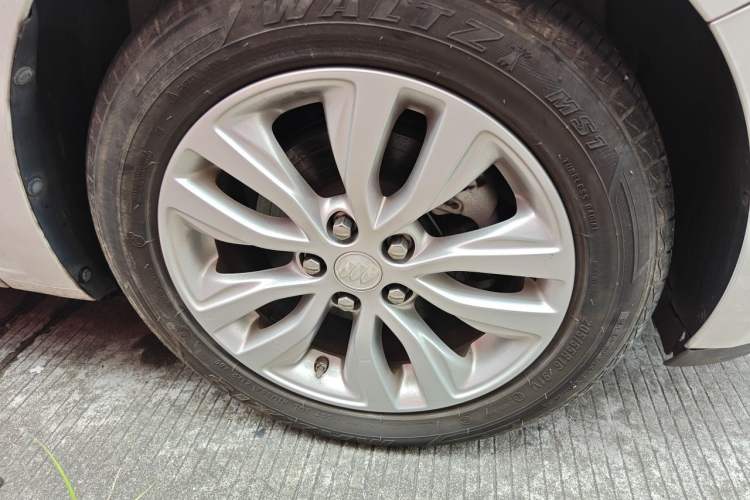 Used Buick GT 2021 Revised Version Flagship 1.5L Automatic Elite Edition Right Front Wheel Hub