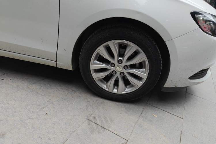 Used Buick GT 2021 Exemplar 1.5L Automatic Entry-Level Trim Right Front Wheel Hub