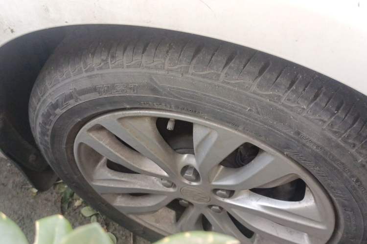Used Buick GT 2021 Revised Version Flagship 1.5L Automatic Elite Edition Right Front Wheel Hub