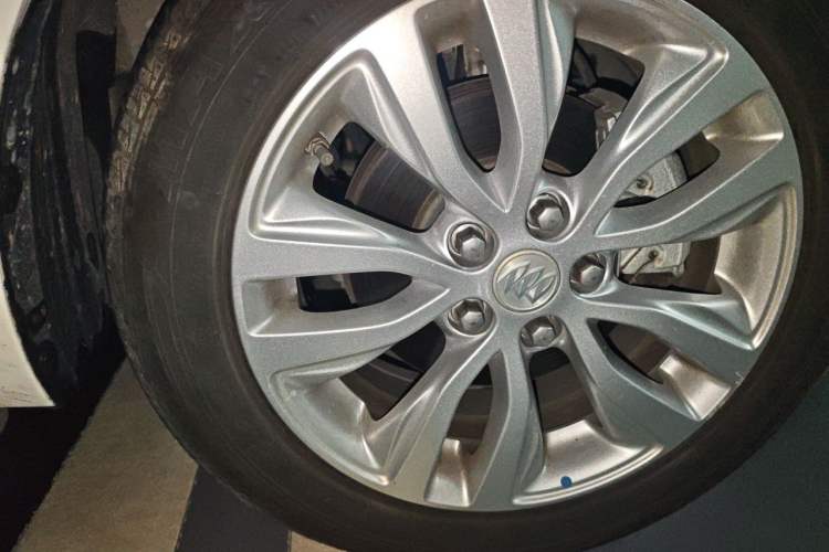 Used Buick GT 2021 Revised Version Flagship 1.5L Automatic Elite Edition Right Front Wheel Hub