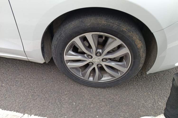 Used Buick GT 2021 1.3T Automatic Mild Hybrid Elite Version Right Front Wheel Hub