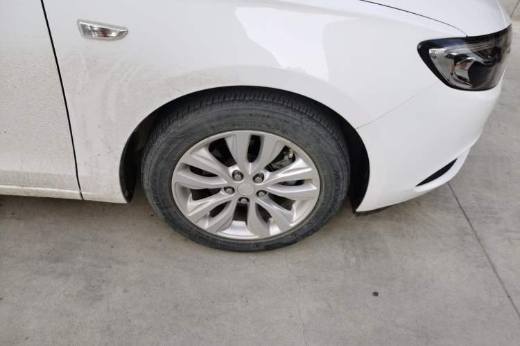 Used Buick GT 2021 Revised Version Flagship 1.5L Automatic Elite Edition Right Front Wheel Hub